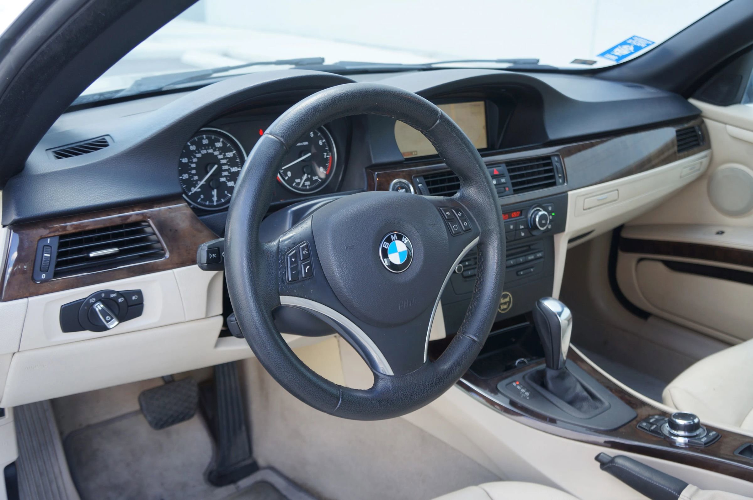 Used 2010 BMW 335i Convertible image 25