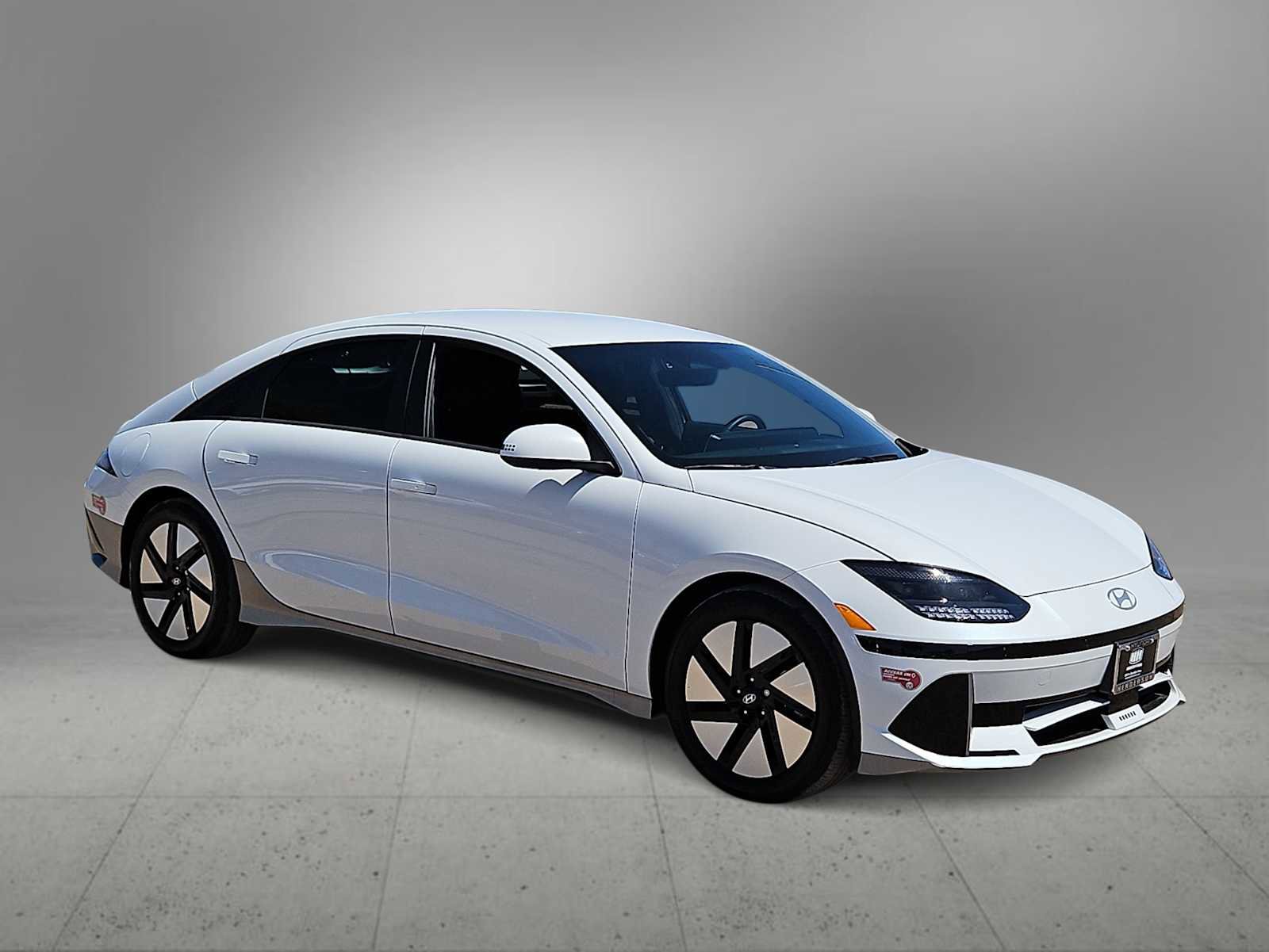 Used 2024 Hyundai Ioniq 6 Limited RWD image 2