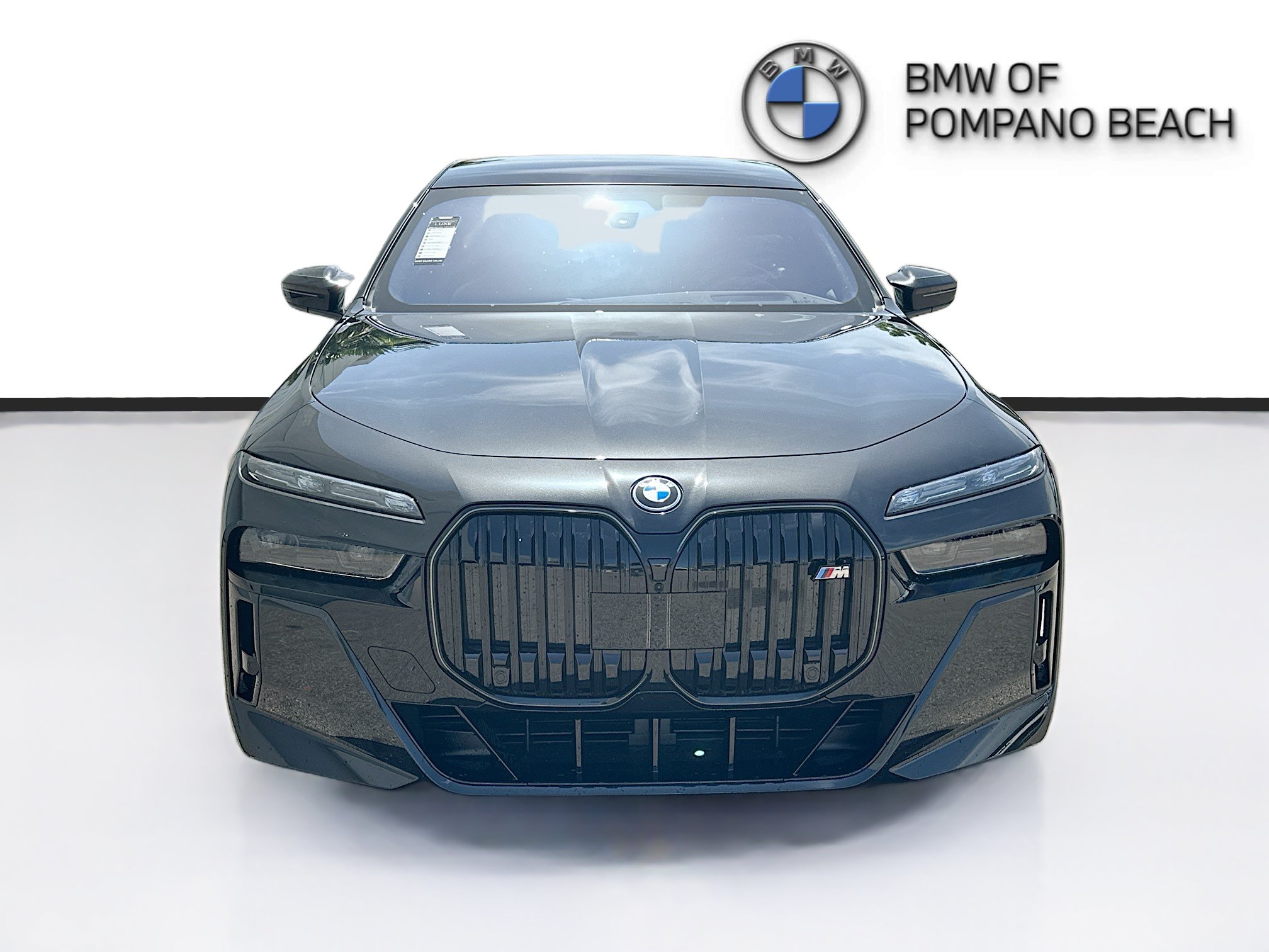 New 2026 BMW i7 M70 AWD/4WD image 2
