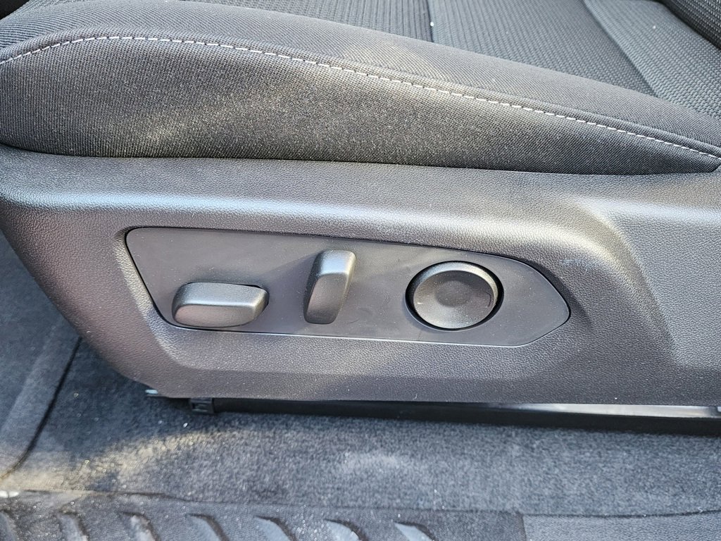 New 2026 GMC Canyon Elevation w/ Convenience Package image 16