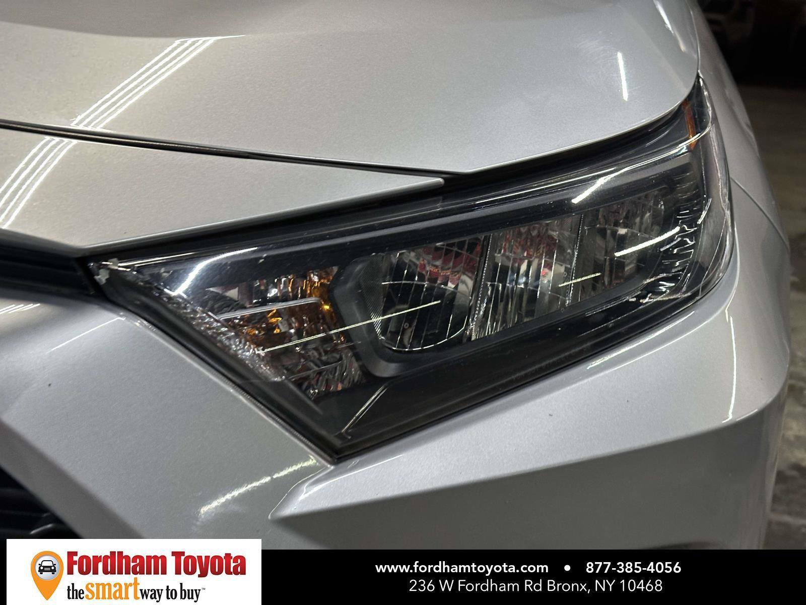 Used 2022 Toyota RAV4 LE AWD/4WD image 10
