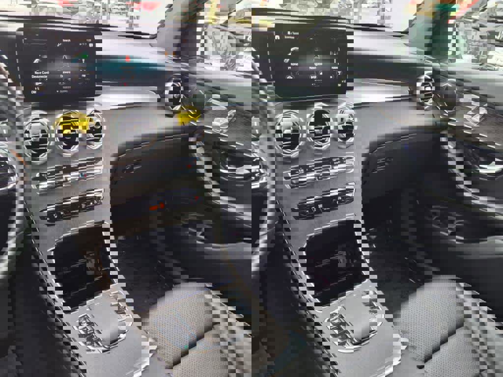 Used 2022 Mercedes-Benz GLC 300 4MATIC image 13