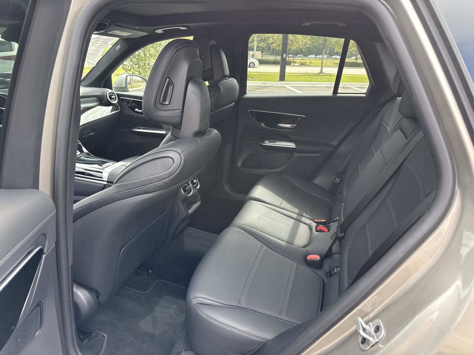 Used 2024 Mercedes-Benz GLC 300 image 14