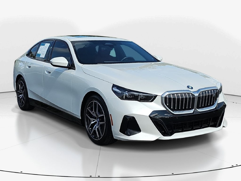 Used 2024 BMW i5 eDrive40i w/ M Sport Package RWD image 3