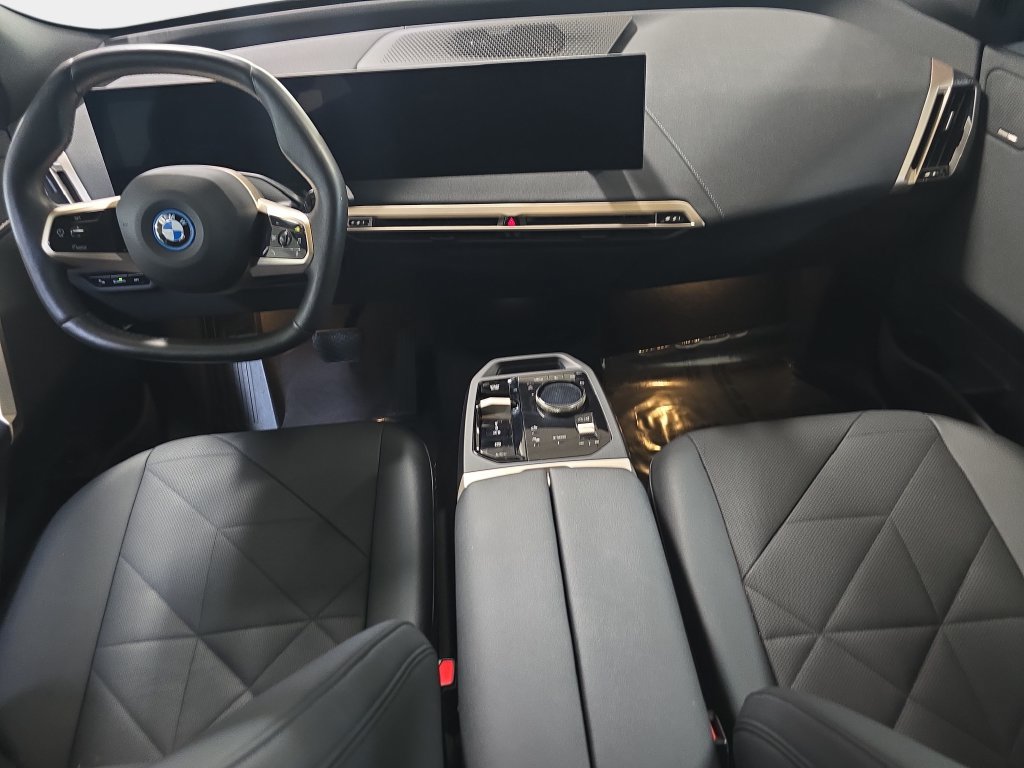 Certified 2024 BMW iX xDrive50 w/ Sport Package AWD/4WD image 12