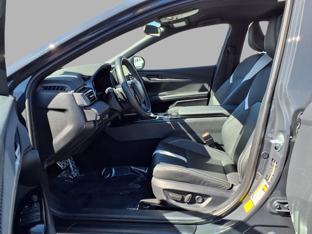 Used 2025 Toyota Camry SE image 22