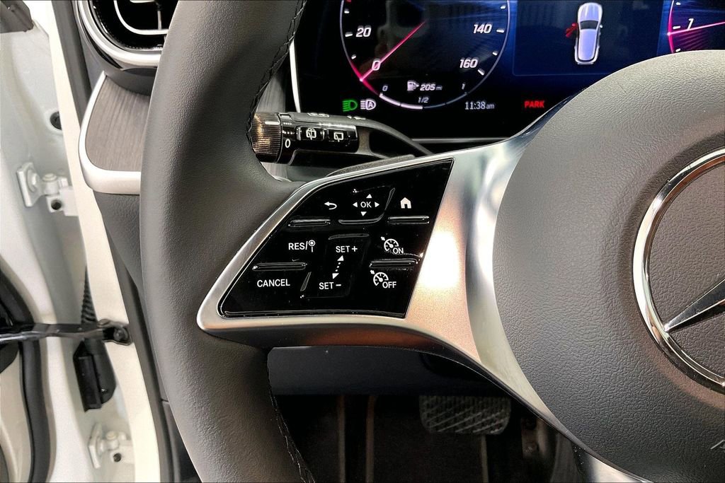 Used 2026 Mercedes-Benz GLC 300 image 23