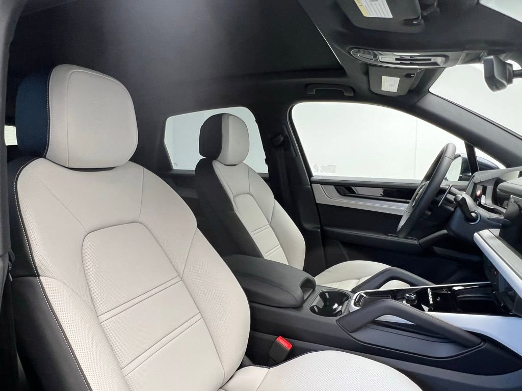 New 2026 Porsche Cayenne image 18