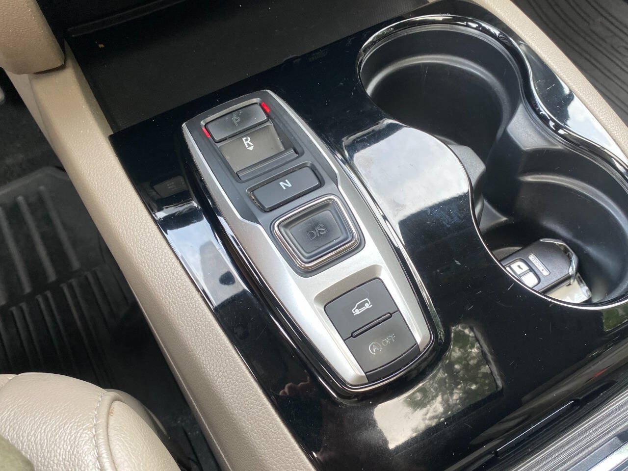 Used 2016 Honda Pilot Touring image 38