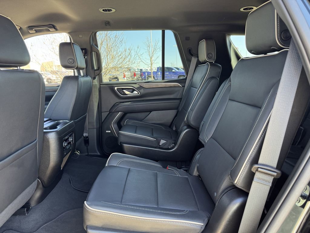 Used 2023 Chevrolet Tahoe Premier AWD/4WD image 28