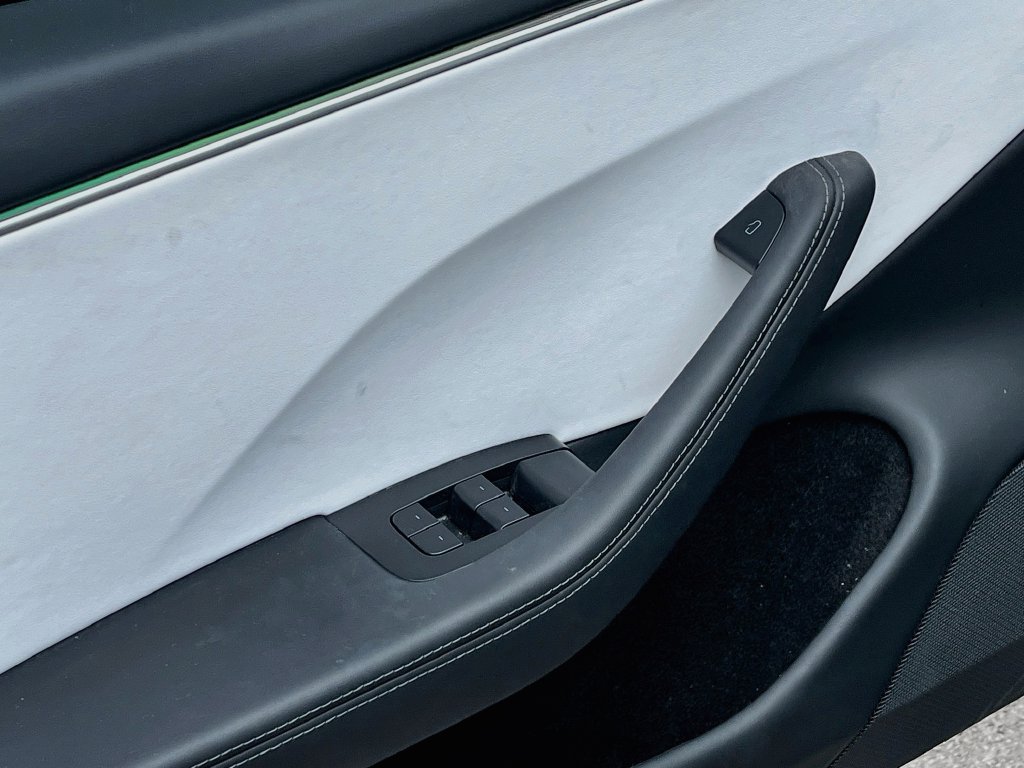 Used 2025 Tesla Model 3 Long Range RWD image 17