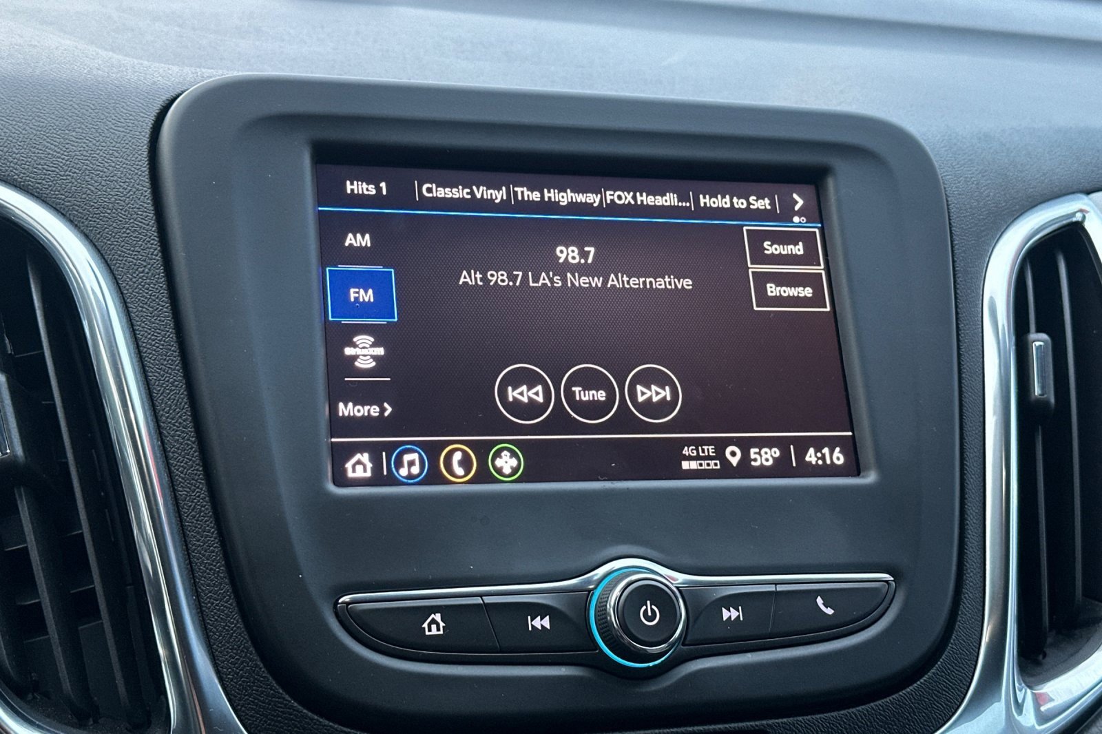 Used 2024 Chevrolet Equinox LS w/ LS Convenience Package image 25