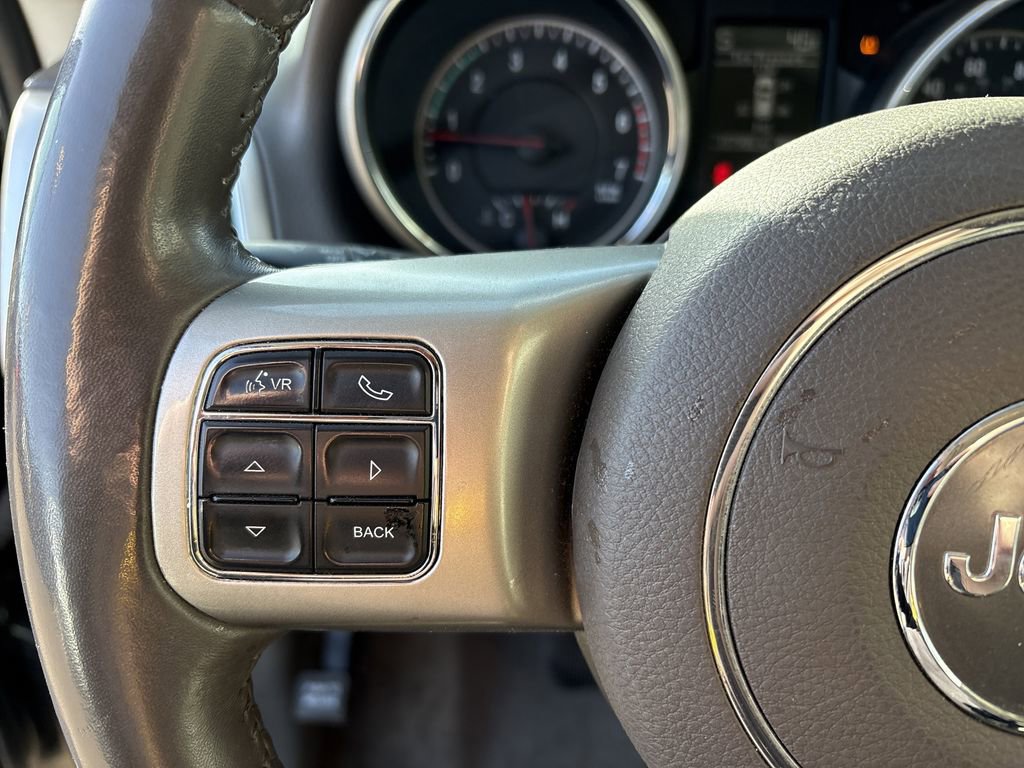 Used 2012 Jeep Grand Cherokee Laredo image 14