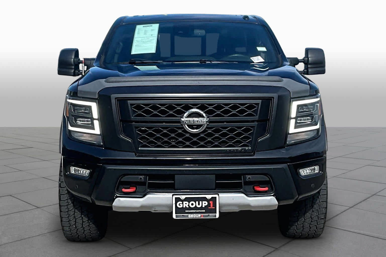 Used 2021 Nissan Titan PRO-4X w/ Pro-4x Convenience Package AWD/4WD image 4