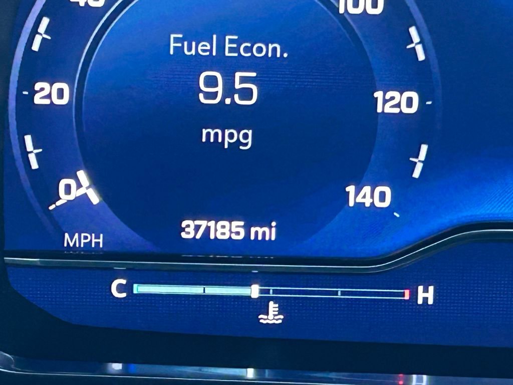 Used 2024 Chevrolet Tahoe Z71 w/ Luxury Package image 31