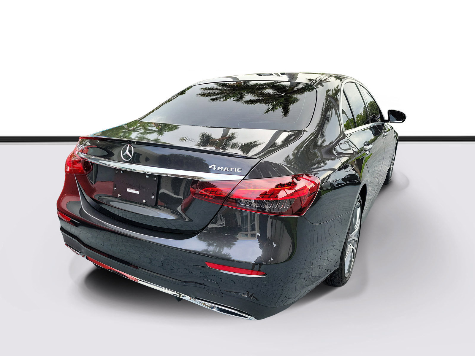 Used 2022 Mercedes-Benz E 450 4MATIC Sedan image 4