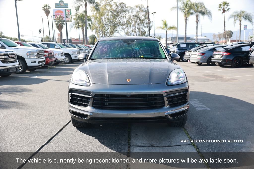 Used 2023 Porsche Cayenne Platinum Edition image 9