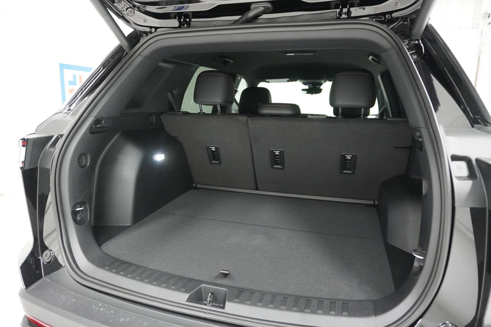 New 2026 Chevrolet Equinox RS w/ Convenience Package III image 8