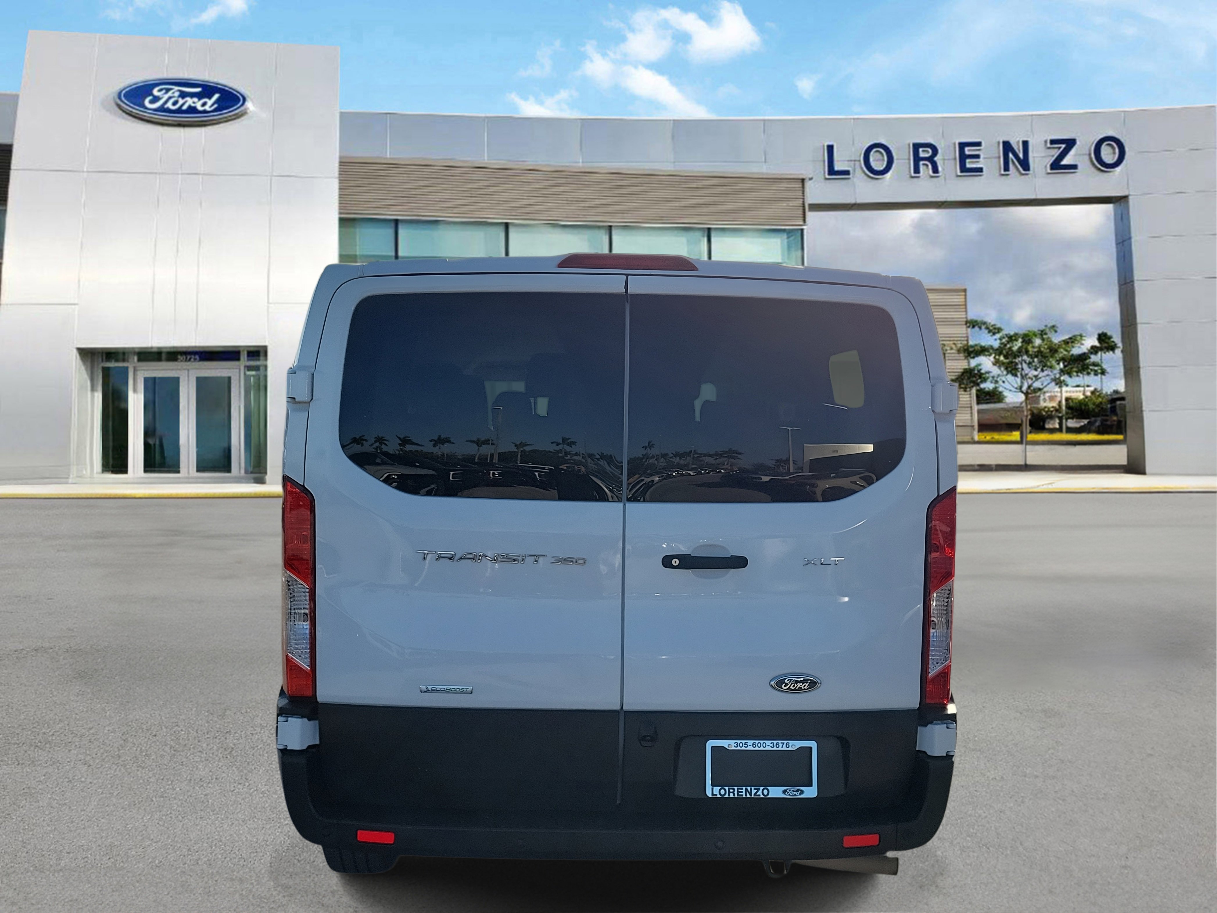 Used 2023 Ford Transit 350 XLT image 6