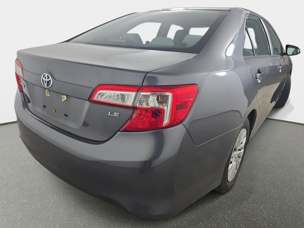 Used 2014 Toyota Camry LE image 35