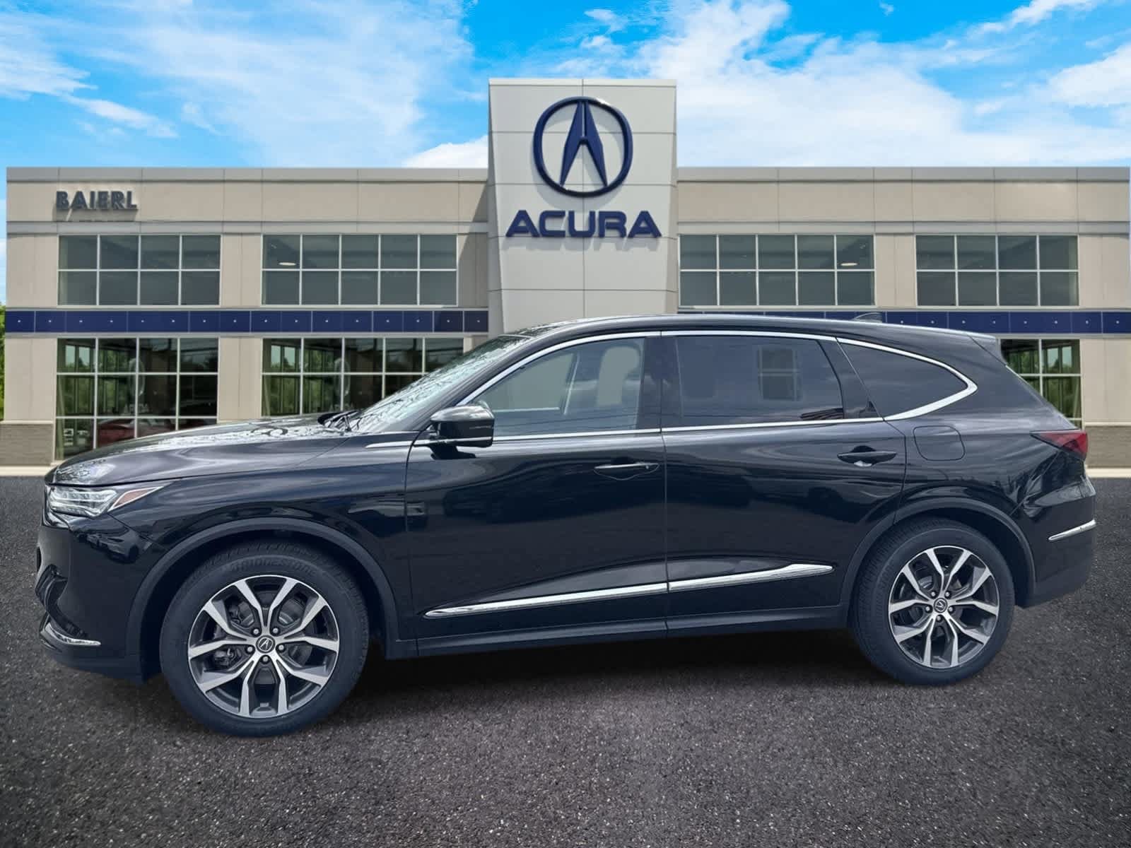 Used 2023 Acura MDX SH-AWD w/ Technology Package image 2