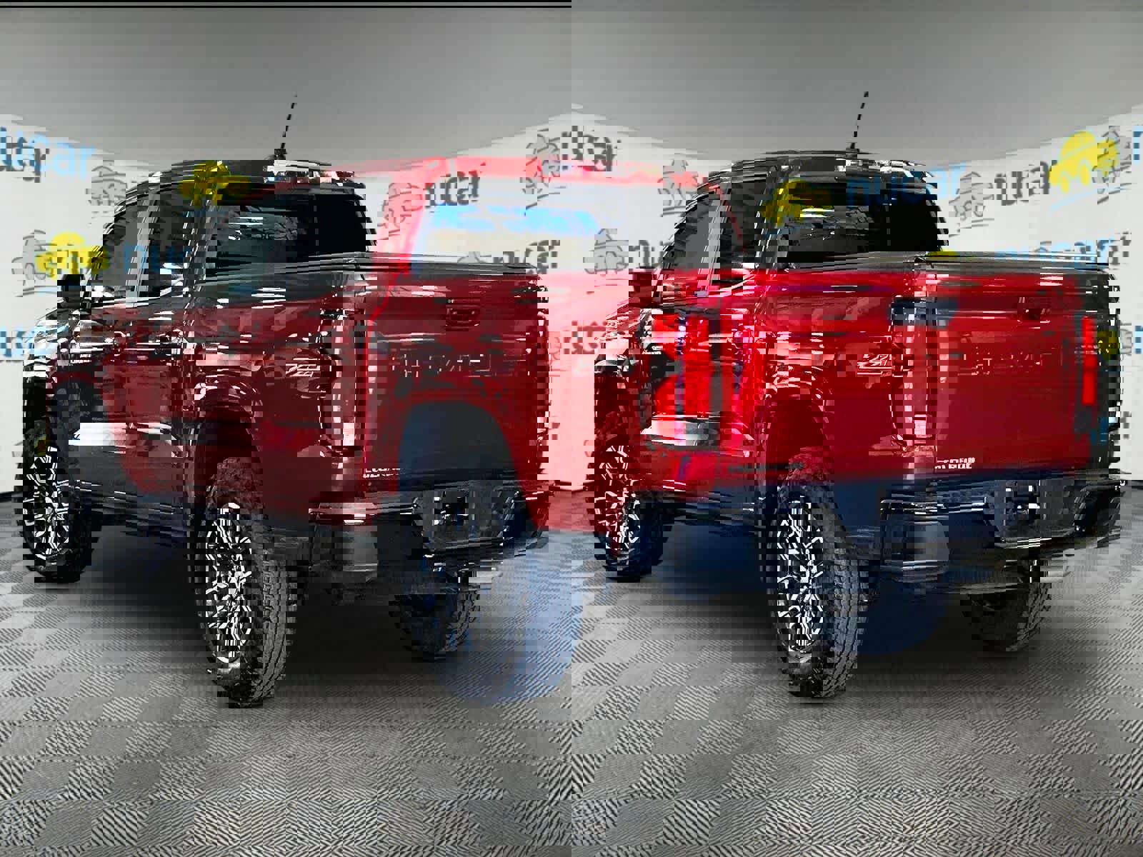 Used 2023 Chevrolet Colorado Z71 w/ Z71 Convenience Package 2 AWD/4WD image 4