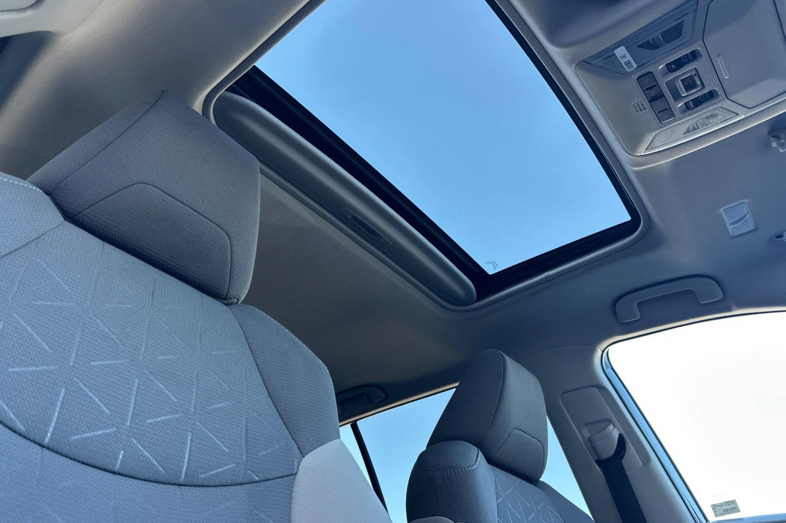 Certified 2022 Toyota RAV4 XLE w/ Convenience Package image 17