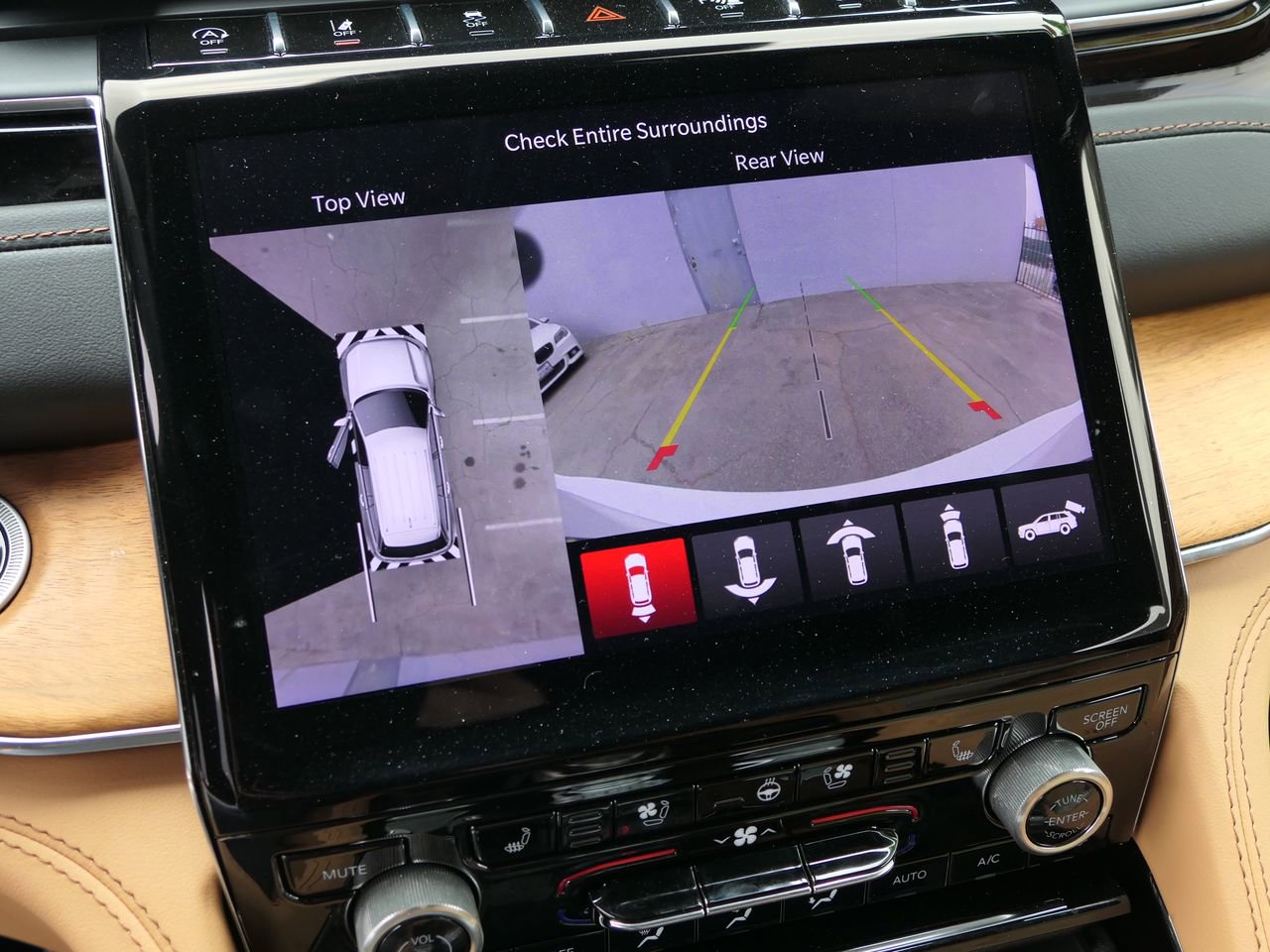 Used 2023 Jeep Grand Cherokee L Summit AWD/4WD image 19