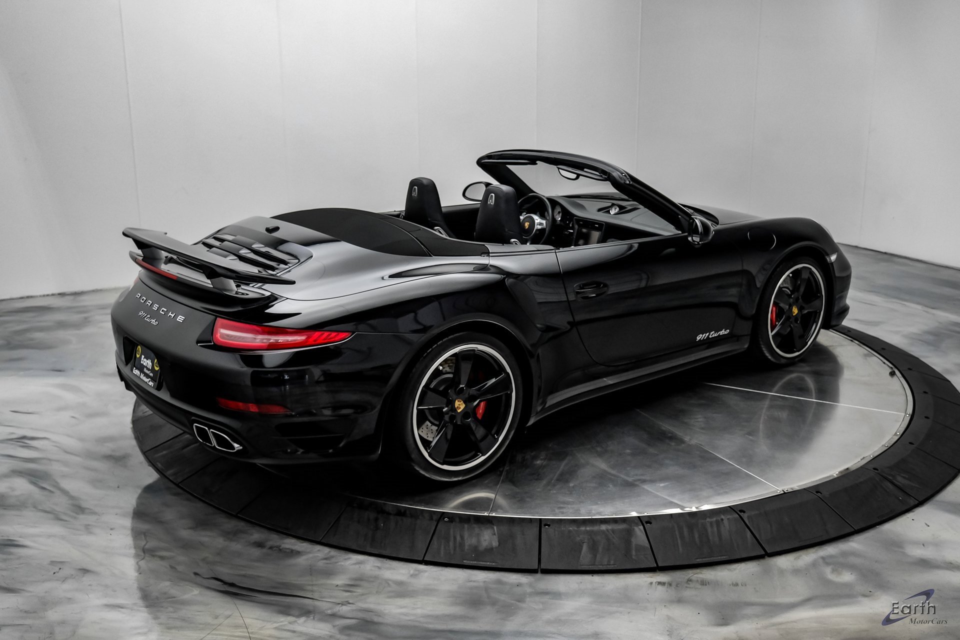 Used 2015 Porsche 911 Turbo image 18