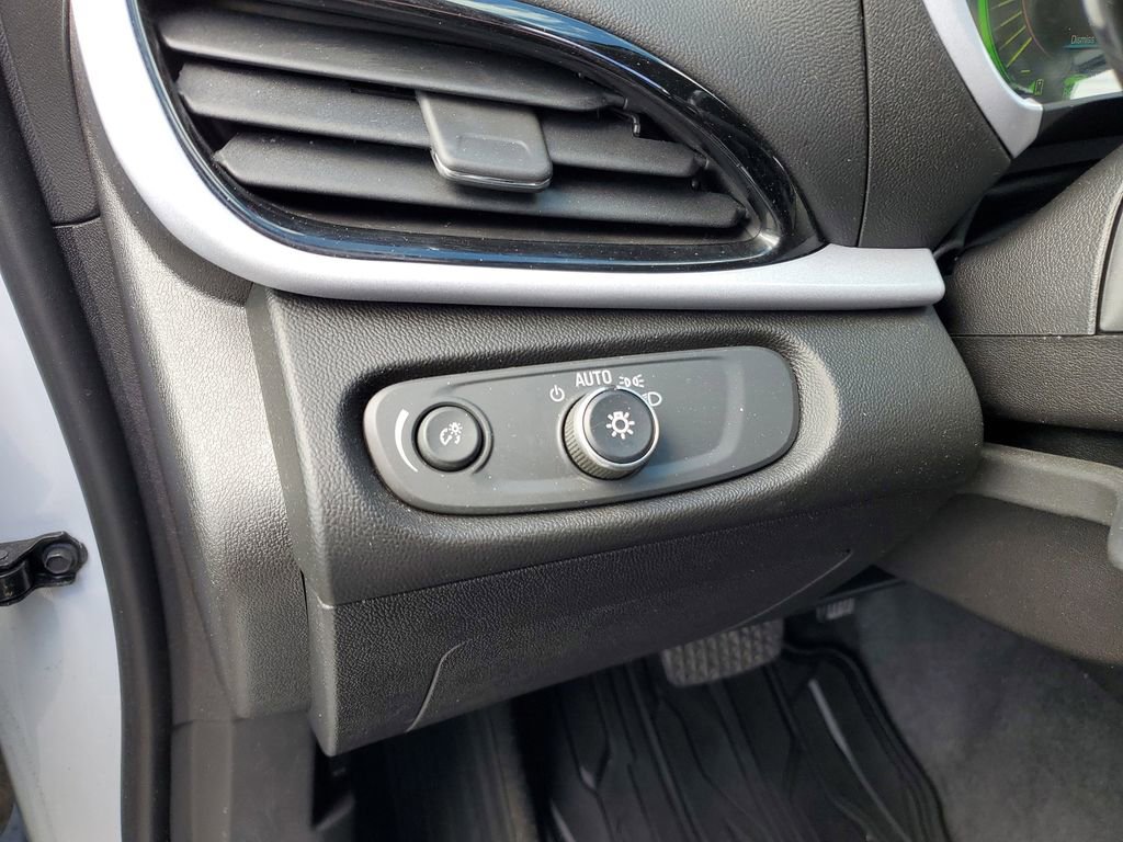 Used 2018 Chevrolet Volt LT w/ Comfort Package image 8