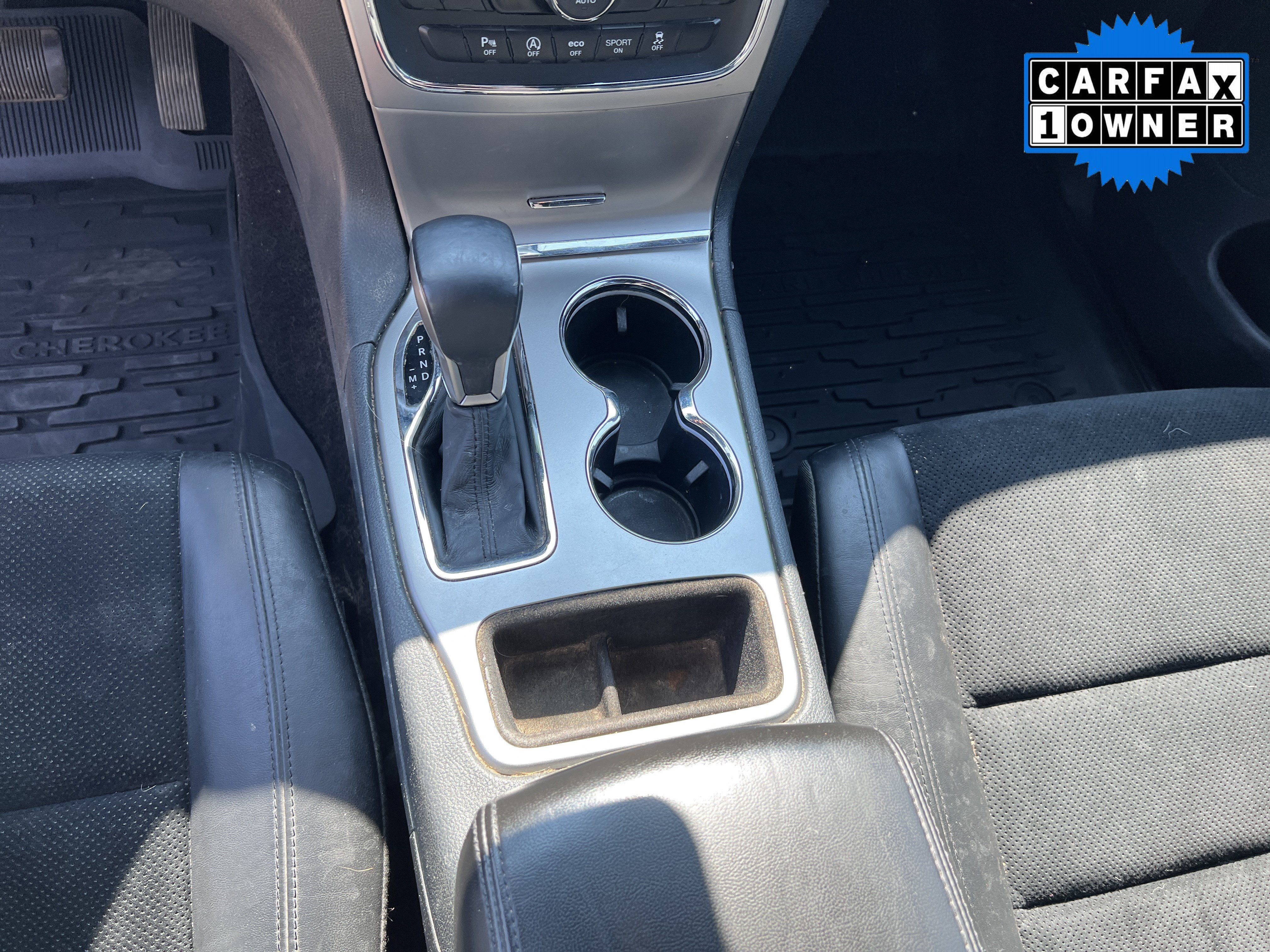 Used 2018 Jeep Grand Cherokee Altitude AWD/4WD image 10