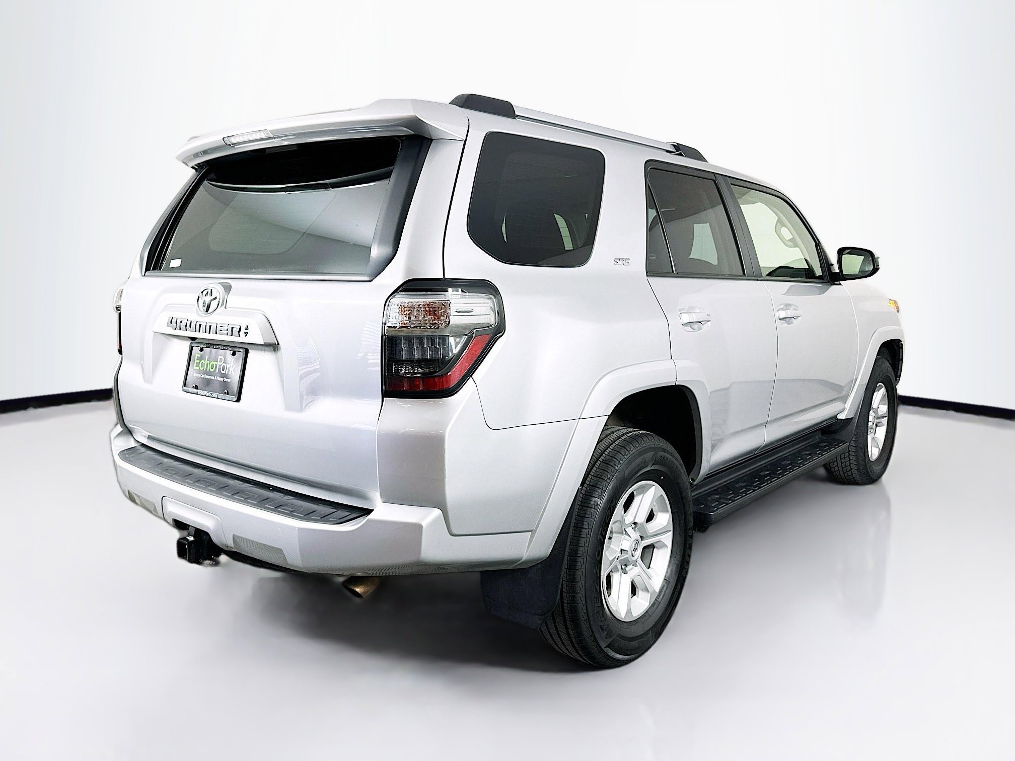 Used 2024 Toyota 4Runner SR5 AWD/4WD image 9