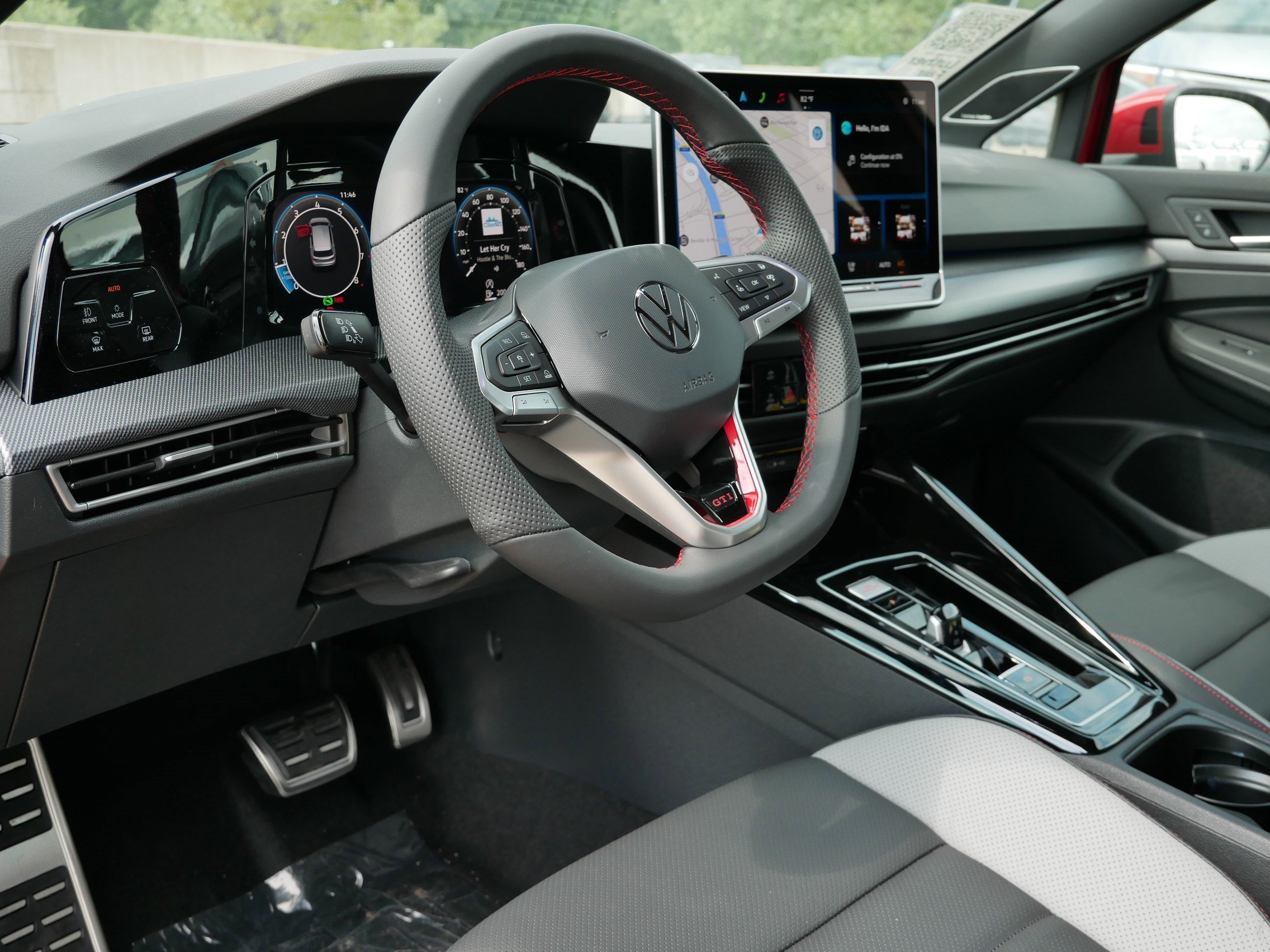 New 2025 Volkswagen GTI SE FWD image 4