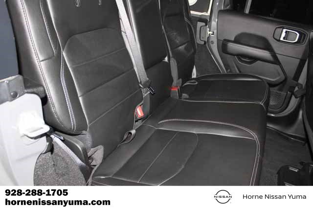 Used 2023 Jeep Wrangler Unlimited Sahara w/ Cold Weather Group AWD/4WD image 7