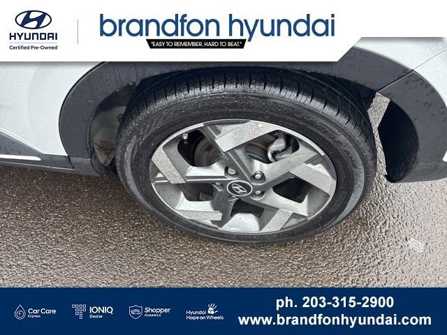 Certified 2025 Hyundai Venue Limited FWD image 31