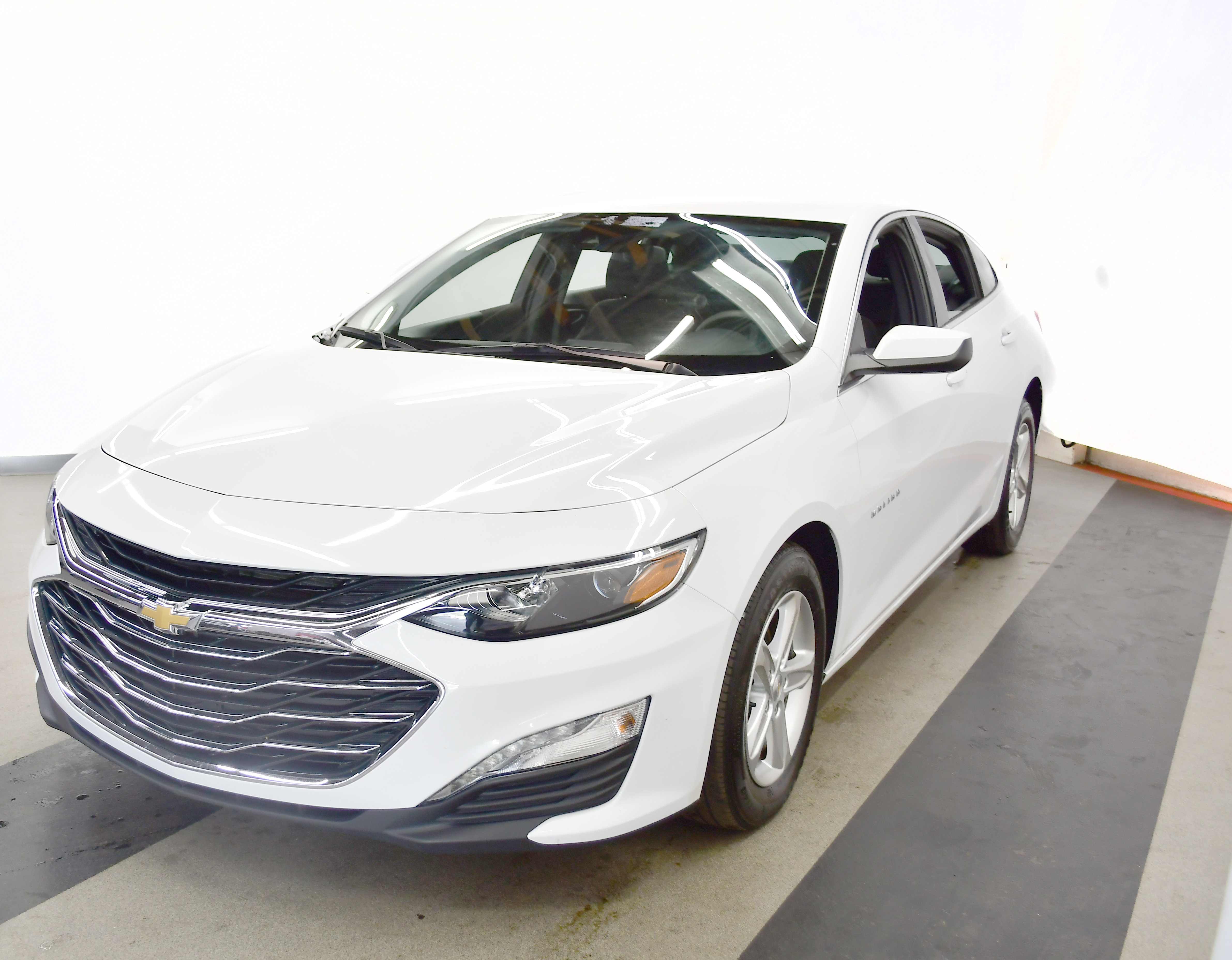Used 2024 Chevrolet Malibu LT image 4