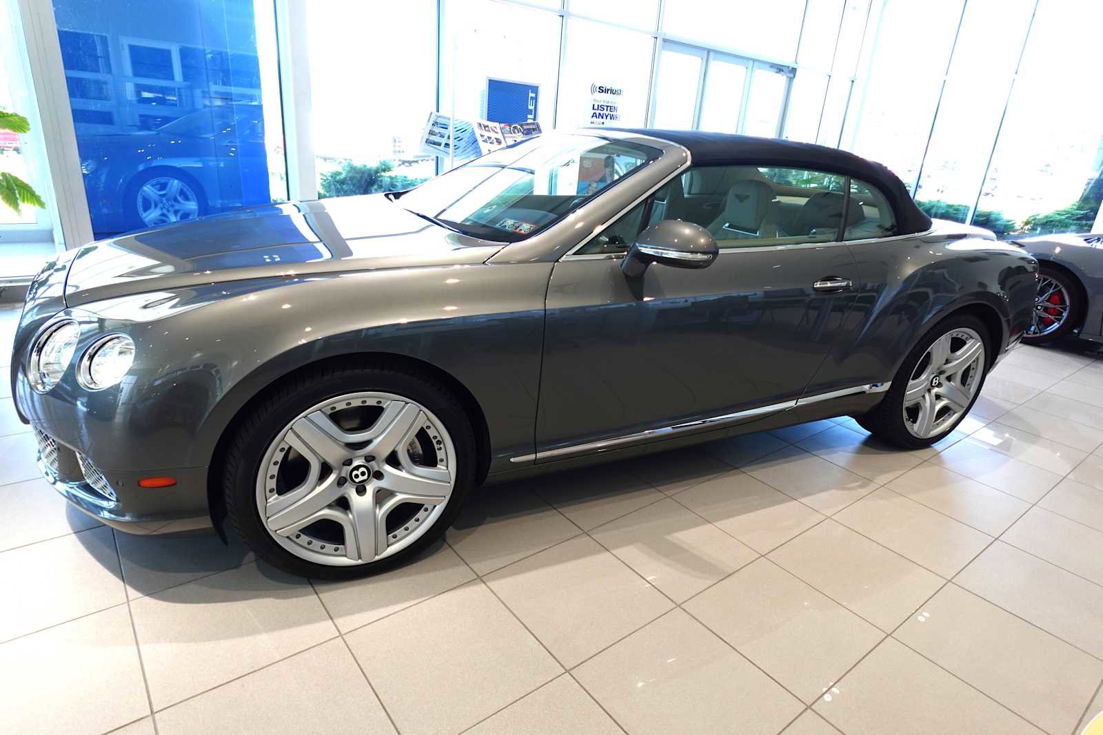 Used 2014 Bentley Continental GT image 19