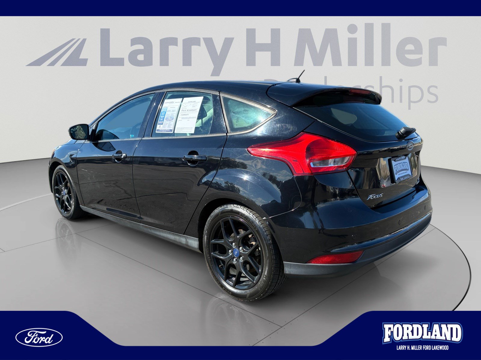 Used 2016 Ford Focus SE w/ Equipment Group 201A FWD image 3