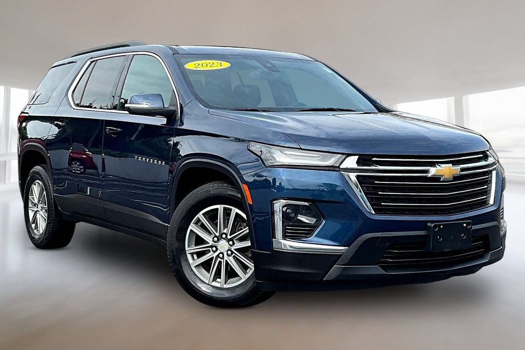 Used 2023 Chevrolet Traverse LT
