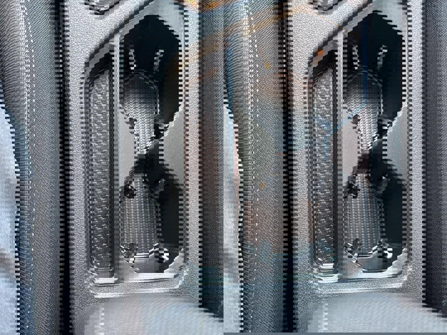 Used 2020 Volkswagen Tiguan S image 18