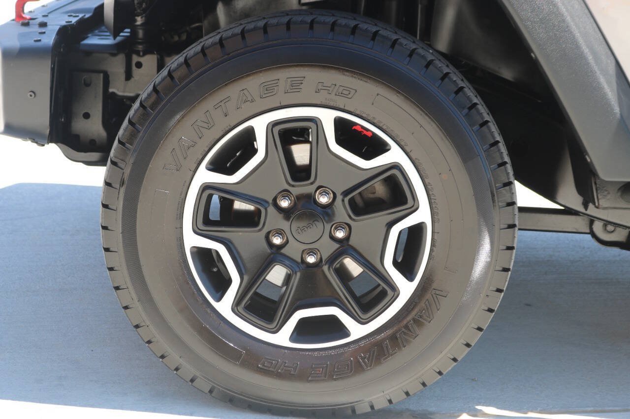 Used 2014 Jeep Wrangler Unlimited Rubicon AWD/4WD image 25