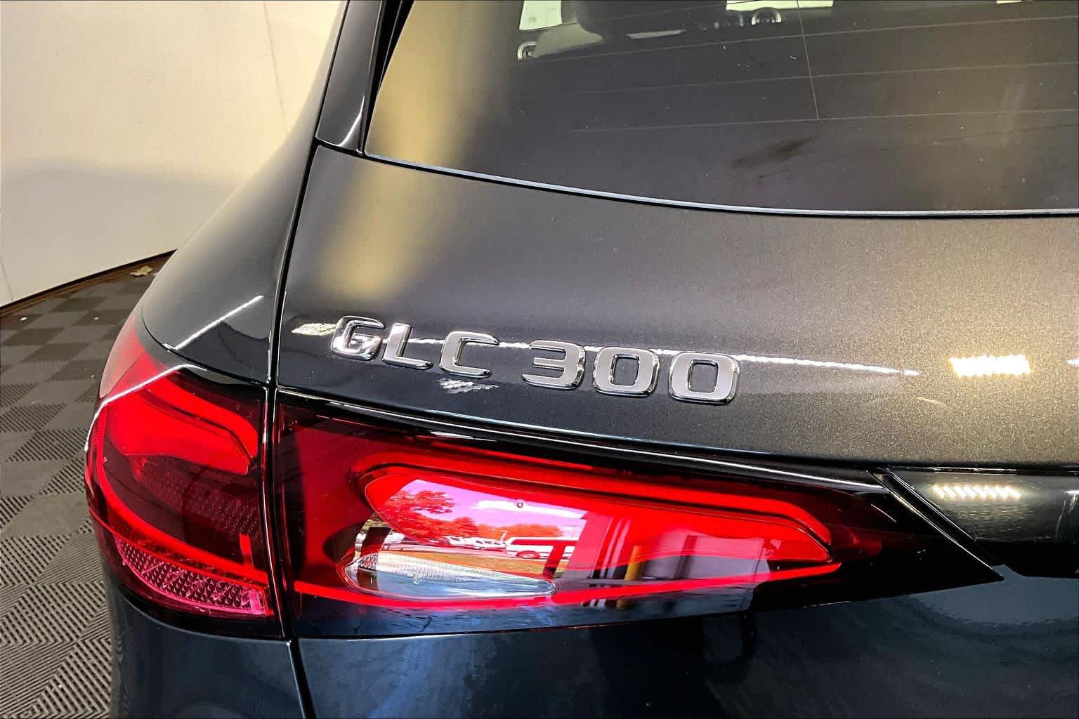 Used 2026 Mercedes-Benz GLC 300 4MATIC image 33