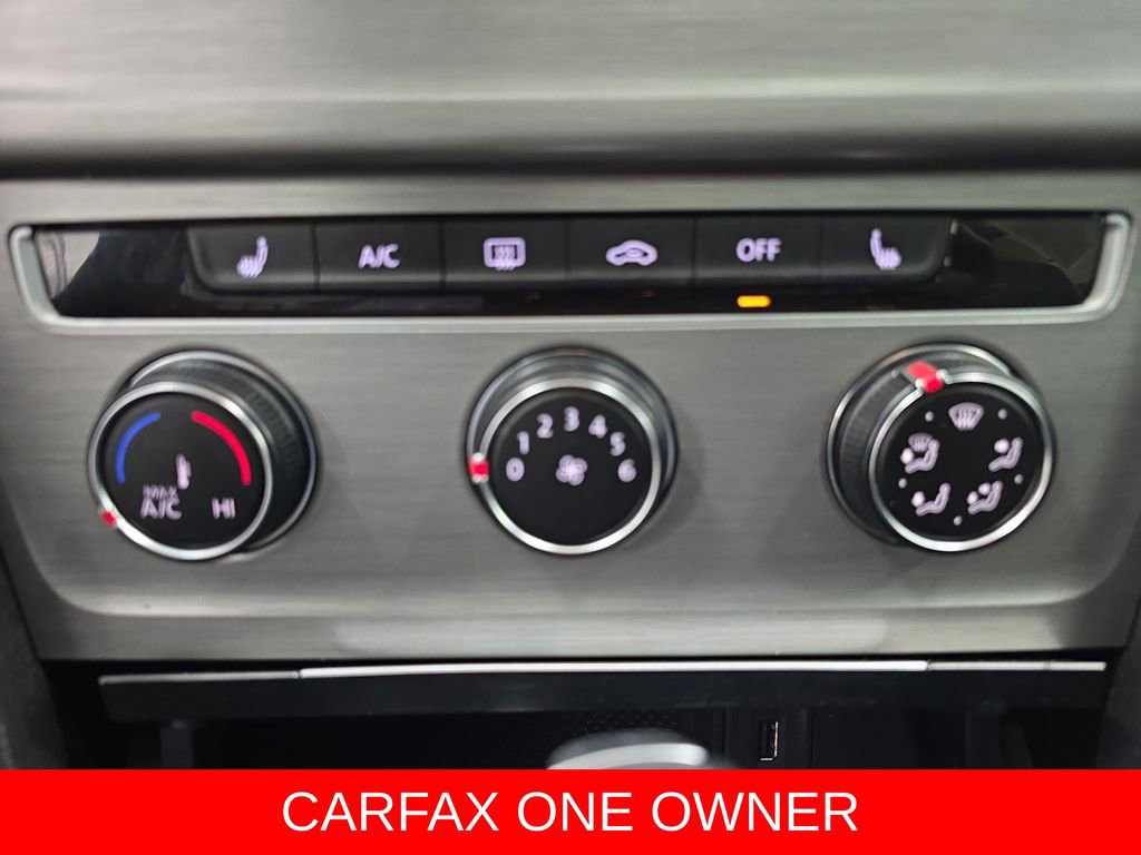 Used 2017 Volkswagen Golf Wolfsburg Edition image 21