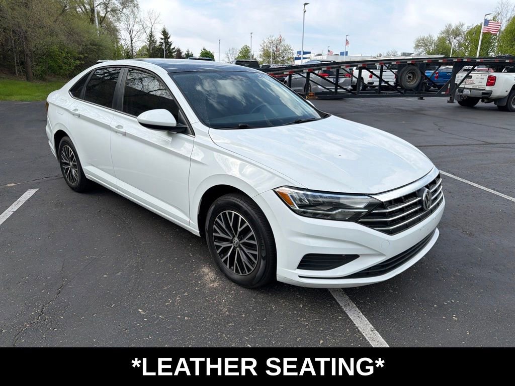 Used 2021 Volkswagen Jetta SE FWD image 2