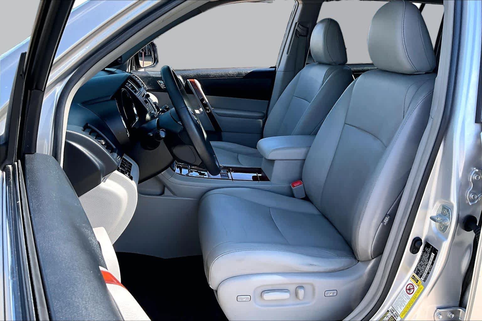 Used 2013 Toyota Highlander Limited FWD image 7