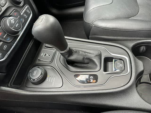 Certified 2021 Jeep Cherokee Latitude Lux 80th Anniv w/ Quick Order Package 26U 80TH AWD/4WD image 9