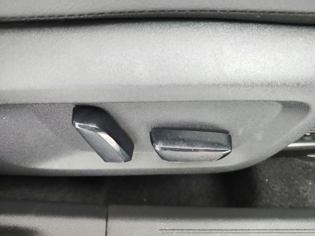 Used 2025 Nissan Rogue SL image 44