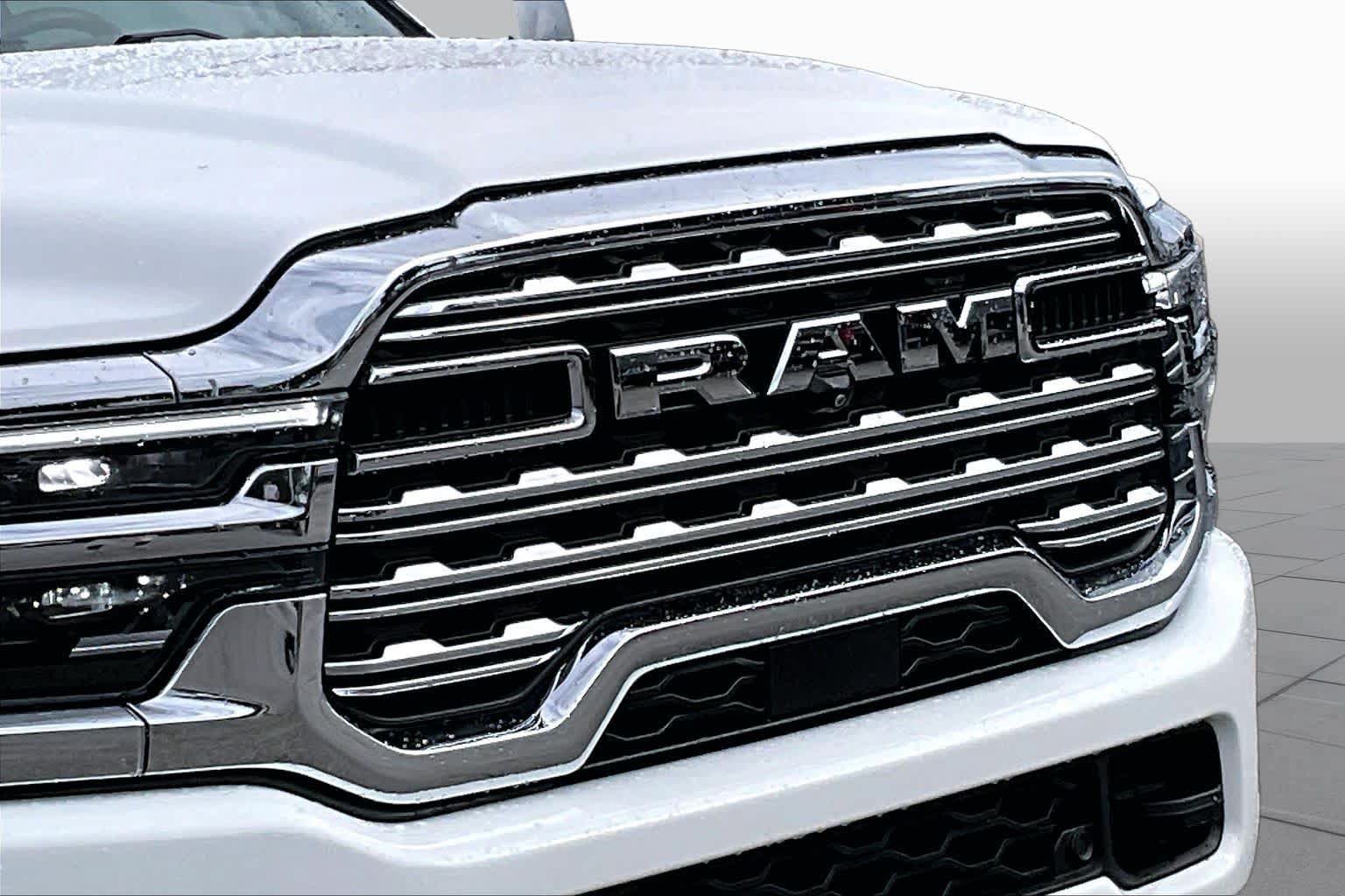 Used 2025 RAM 2500 Limited AWD/4WD image 26