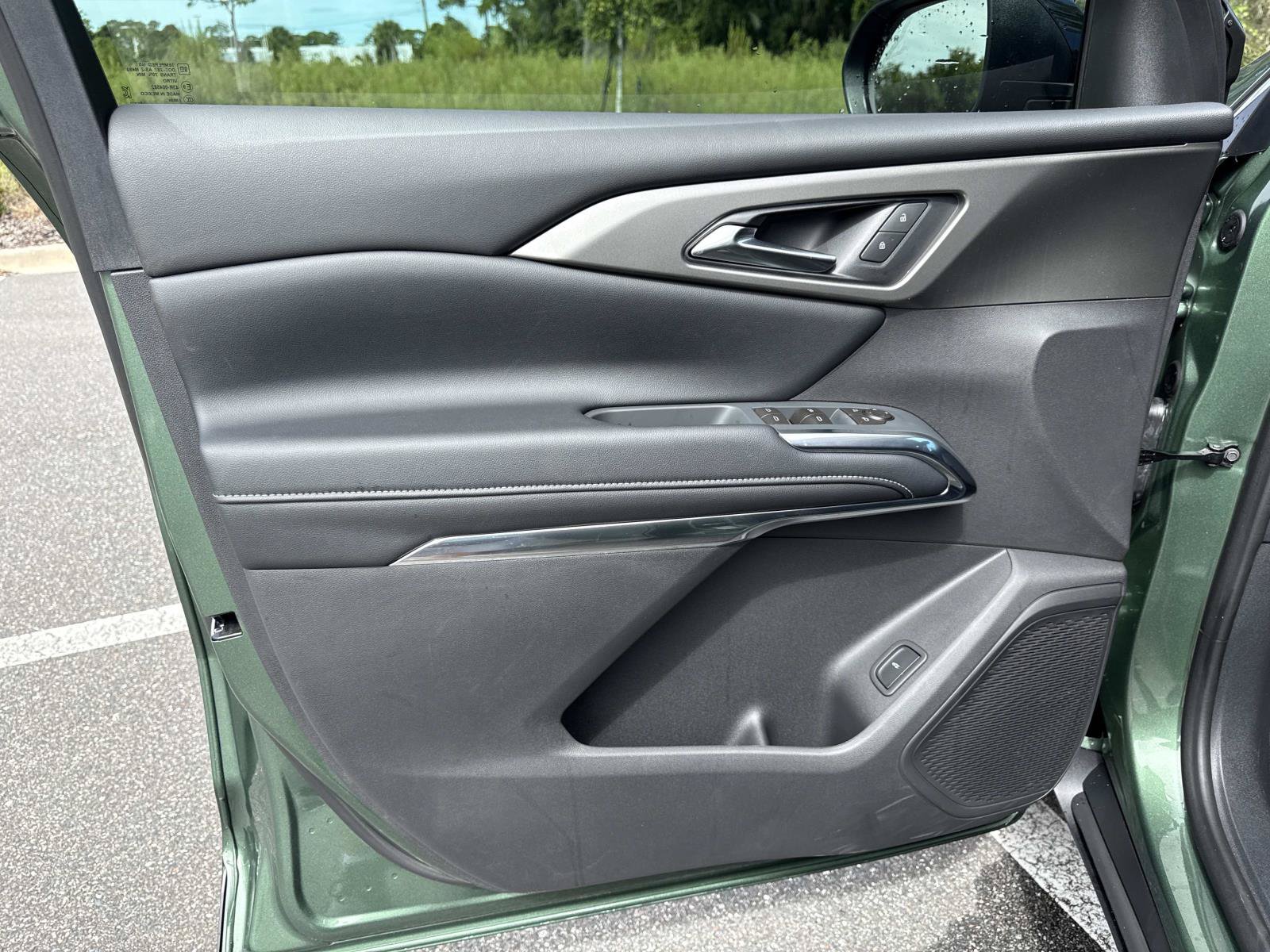 New 2027 Chevrolet Traverse LT w/ Sun and Wheel Package FWD image 18