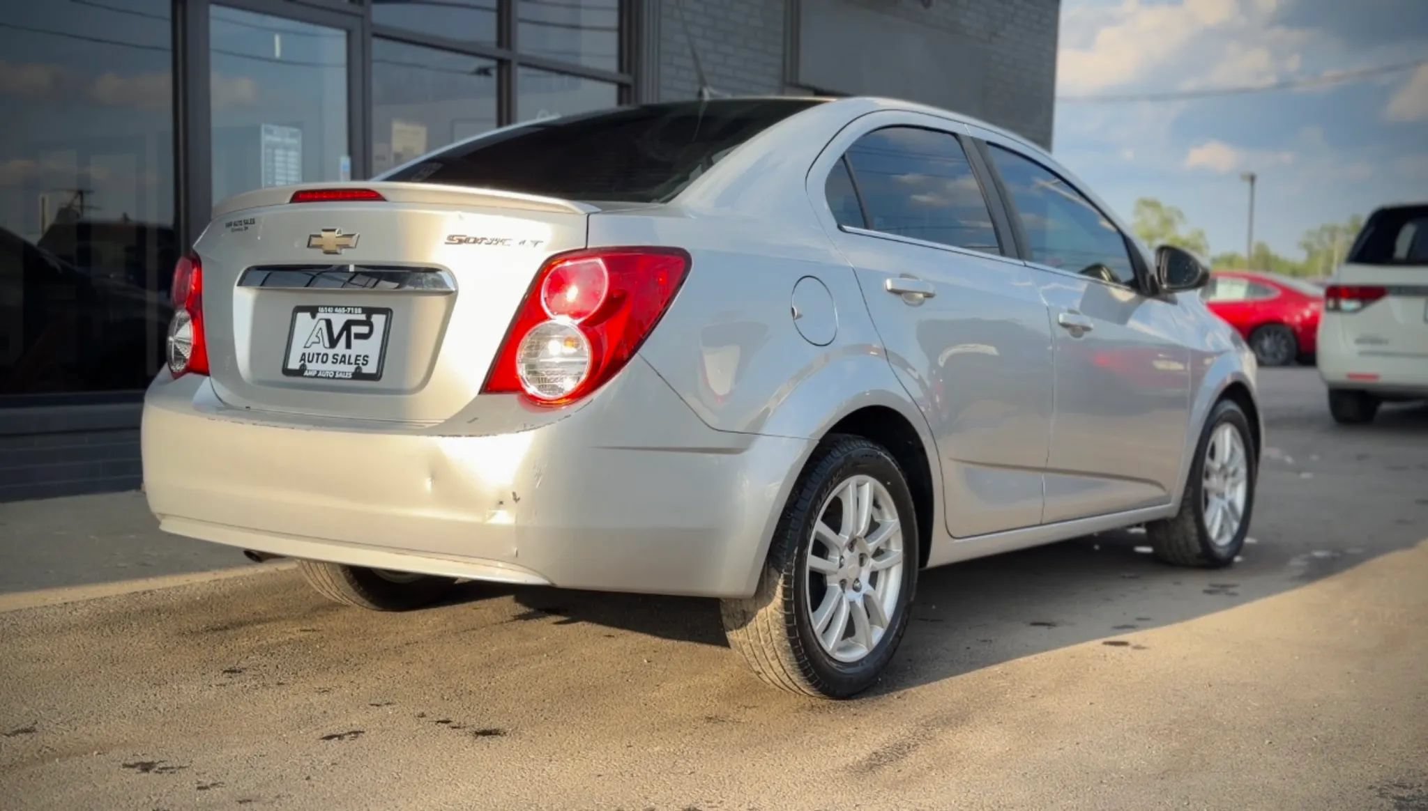 Used 2014 Chevrolet Sonic LT w/ Wheels and Fog Lamp Package FWD image 2